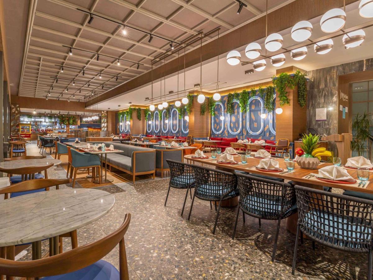 Mercure Trabzon Hotel Esterno foto The interior of the restaurant